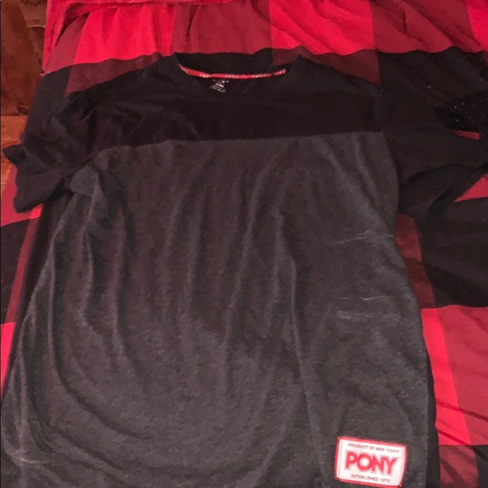 Black and grey pony t-shirt